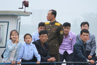 [ẢNH] Cuộc sống của người dân Triều Tiên bên bờ sông Yalu