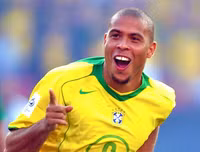 Bất ngờ bảng xếp hạng 10 cầu thủ vĩ đại nhất lịch sử bóng đá thế giới