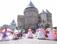 Đến Bà Nà Hills xem nghệ sỹ châu Âu kể chuyện cổ tích về các loài hoa