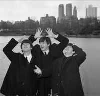 Nhìn lại chuyến đi đầu tiên của ban nhạc The Beatles huyền thoại đến thành phố New York (1)
