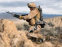 Không chịu thua kém Nga, Mỹ sắp ra mắt bộ siêu quân phục biến người lính thành thép