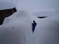 Dãy Alps tuyết lở - Ít nhất 12 người thiệt mạng vì tuyết lớn và gió mạnh ở Châu Âu