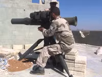 Mỹ bất ngờ triển khai vũ khí cực mạnh tới Syria, khiến Nga lo lắng (2)