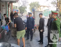 [ẢNH] Đường phố Hà Nội gọn gàng nhờ sự ra quân tích cực của lực lượng liên ngành