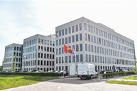 'Lạc lối' vào trung tâm R&D như vũ trụ thu nhỏ của Cô Gái Hà Lan