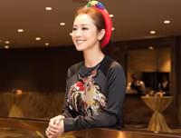 Diện áo dài trăm triệu đồng, Jennifer Phạm 