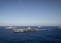 [ẢNH Hàng không mẫu hạm, tuần dương và khu trục Mỹ trên Biển Đông