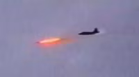 [ẢNH] Tên lửa chống tăng trên Su-25 Nga vừa ‘chẻ đôi’ máy bay ném bom khổng lồ