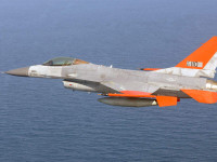 [ẢNH] Mỹ ‘biến’ chiến đấu cơ F-16 thành... bia tập bắn