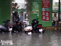 Hà Nội tiếp tục ngập nặng sau mưa lớn liên tục