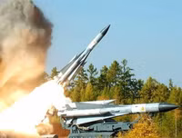 Ẩn ý của Mỹ khi bất ngờ cho máy bay mạnh nhất thế giới F-22 tham chiến tại Syria và đòn cân não với Nga