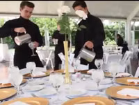 Cô gái mời hàng trăm người vô gia cư đến dự tiệc, ngay sau khi huỷ hôn