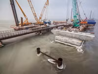 Cây cầu vượt biển hoành tráng kết nối bán đảo Crimea với lục địa Nga