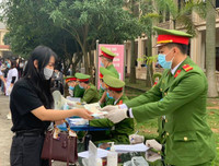 Gần 300 người hoàn thành cách ly tại Vĩnh Phúc được trở về nhà