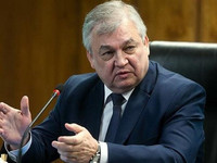 [ẢNH] Nga phản đối khi Mỹ chuyển lựu pháo mạnh nhất thế giới tới trấn giữ mỏ dầu Syria