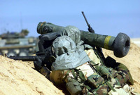 Mỹ bán tên lửa chống tăng TOW 2B cho Saudi Arabia