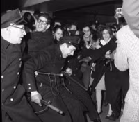 Nhìn lại chuyến đi đầu tiên của ban nhạc The Beatles huyền thoại đến thành phố New York (1)