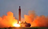 [ẢNH] Triều Tiên phóng tên lửa nhằm đáp trả việc Hàn Quốc sở hữu ‘sát thần’ F-35?