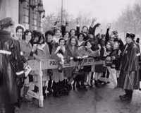 Nhìn lại chuyến đi đầu tiên của ban nhạc The Beatles huyền thoại đến thành phố New York (1)