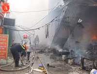 Cận cảnh hiện trường vụ cháy chợ Quang, xã Thanh Liệt, huyện Thanh Trì