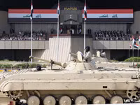 Iraq duyệt binh rầm rộ ăn mừng chiến thắng IS ở Mosul