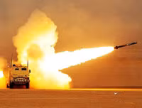 Mỹ bất ngờ triển khai vũ khí cực mạnh tới Syria, khiến Nga lo lắng (2)