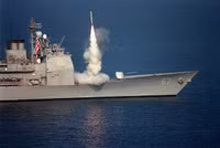 [ẢNH] Tuần dương hạm mang tên lửa Tomahawk áp sát Iran, Trung Đông căng như dây đàn