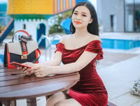 Ngỡ ngàng trước vẻ đẹp ngọt ngào của Á khôi xứ Nghệ
