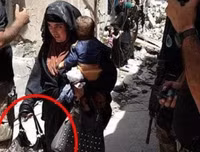 Ám ảnh nữ khủng bố ôm con nhỏ để đánh bom tự sát giết binh sĩ quân đội Iraq