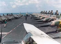 [ẢNH] Siêu tàu sân bay Mỹ rút đi mang theo hơn 100 máy bay VNCH tháng 4-1975