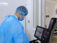 Bên trong bệnh viện tuyến đầu phòng chống dịch Covid-19 của Hà Nội