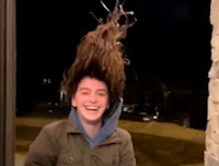 [ẢNH] Tóc người dựng đứng, toilet vỡ tung trong giá rét -41 độ C tại Mỹ