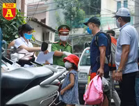 Đưa gần 60 người đi cách ly tại Bệnh viện Công an Hà Nội