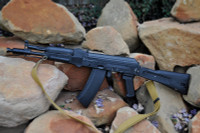 [ẢNH] Nga bất ngờ trang bị siêu súng AK-105 cho lính tinh nhuệ Syria