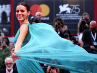 [Ảnh] Không rời mắt trước dàn diễn viên, người mẫu xinh đẹp tại LHP quốc tế Venice