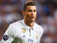 Bất ngờ bảng xếp hạng 10 cầu thủ vĩ đại nhất lịch sử bóng đá thế giới