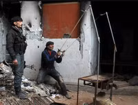 Điểm mặt những vũ khí tự chế cực 