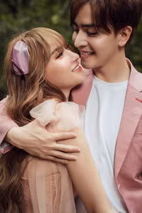 Ca sĩ Thu Thủy và hôn phu kém tuổi tung bộ ảnh cưới lung linh