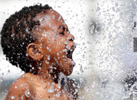 [ẢNH] Không riêng gì Việt Nam, các nước châu Âu cũng khô quắt với nắng nóng hè này