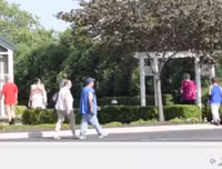 Cô gái mời hàng trăm người vô gia cư đến dự tiệc, ngay sau khi huỷ hôn