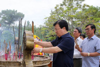 Lễ dâng hương, tưởng nhớ các Anh hùng- liệt sỹ diễn ra trang trọng trên toàn quốc