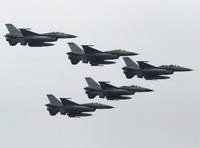 [ẢNH] Trung Quốc nóng mặt khi phi đội 