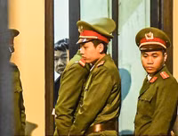 Hình ảnh cách ly bị cáo trong phiên tòa xử ông Đinh La Thăng và đồng phạm