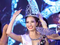 Nguyễn Bảo Ngọc đăng quang Hoa khôi Duyên dáng doanh nhân Việt 2017