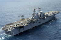 [ẢNH] Mỹ điều siêu tàu đổ bộ mang chiến đấu cơ dị tới áp sát Iran