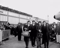 Nhìn lại chuyến đi đầu tiên của ban nhạc The Beatles huyền thoại đến thành phố New York (1)