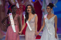 Chiêm ngưỡng vẻ đẹp Ấn Độ của tân Hoa hậu Thế giới 2017