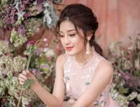 Á hậu Huyền My quyến rũ với đầm trong suốt