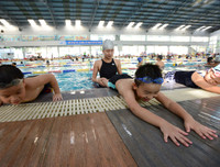 Giúp trẻ có những kỹ năng đảm bảo an toàn dưới nước