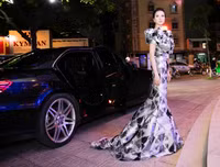 MC Thanh Mai diện váy cắt xẻ táo bạo đầy quyến rũ